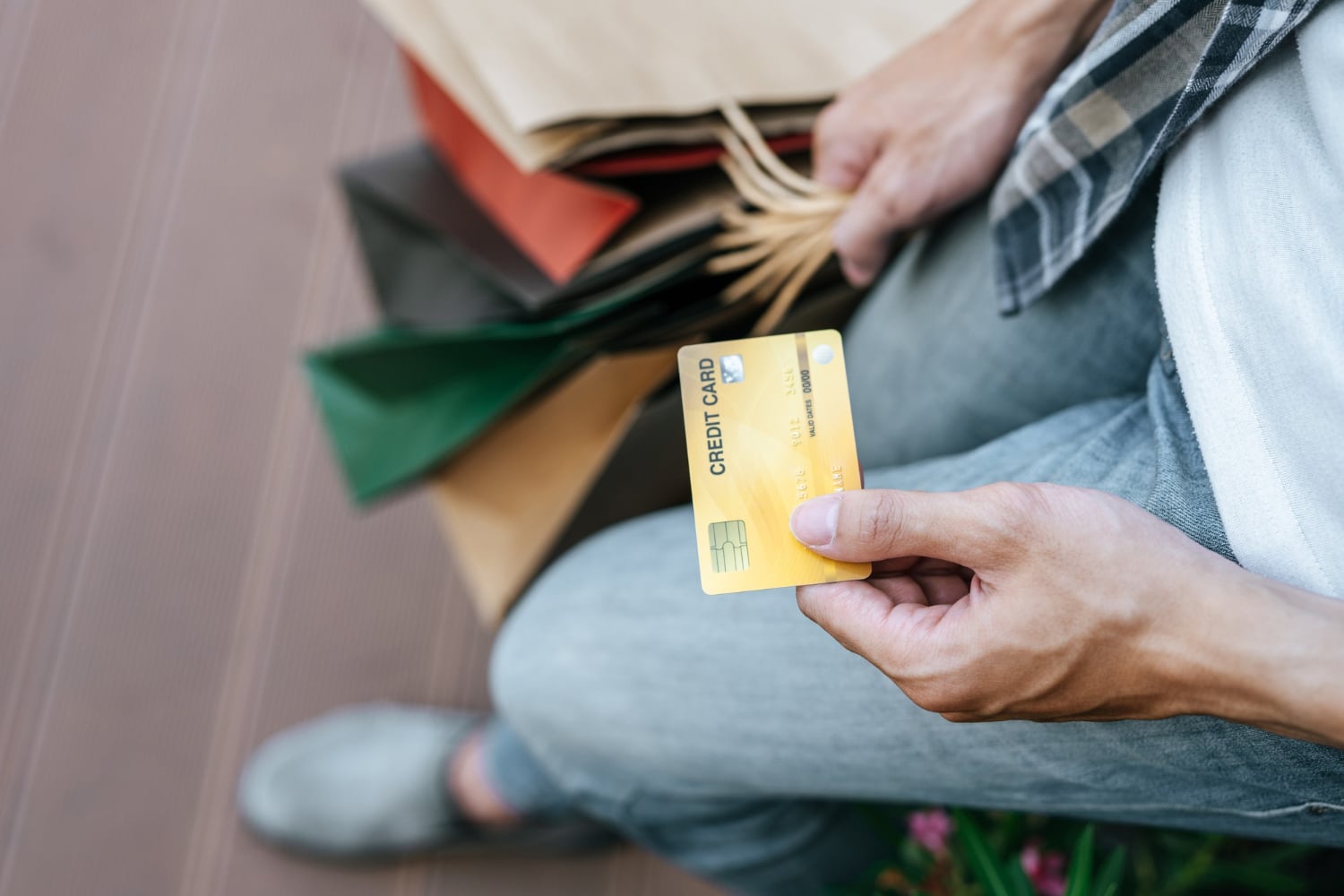 Someone shopping with American Express Business Gold Rewards.