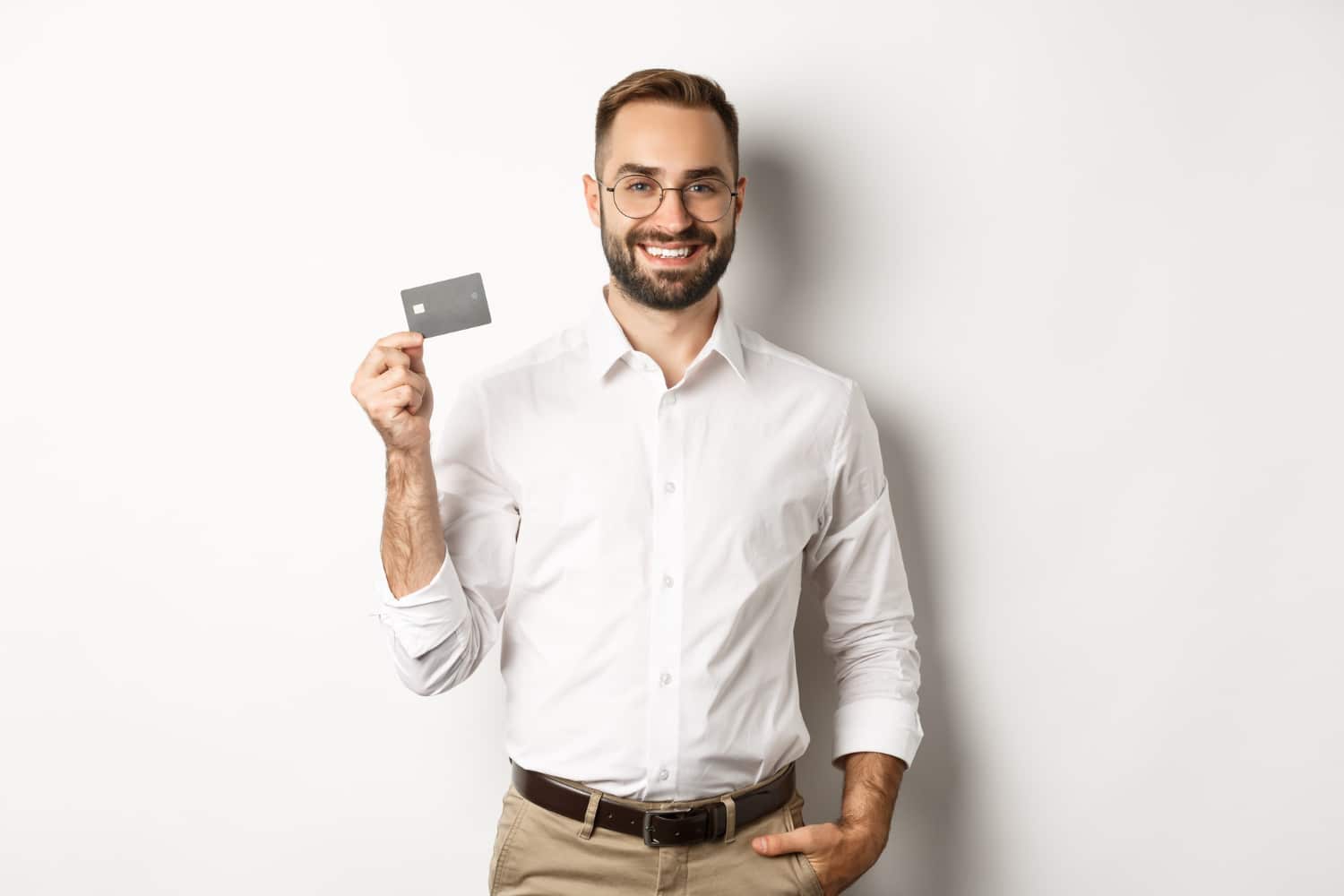 A guy using the Tangerine World credit card.