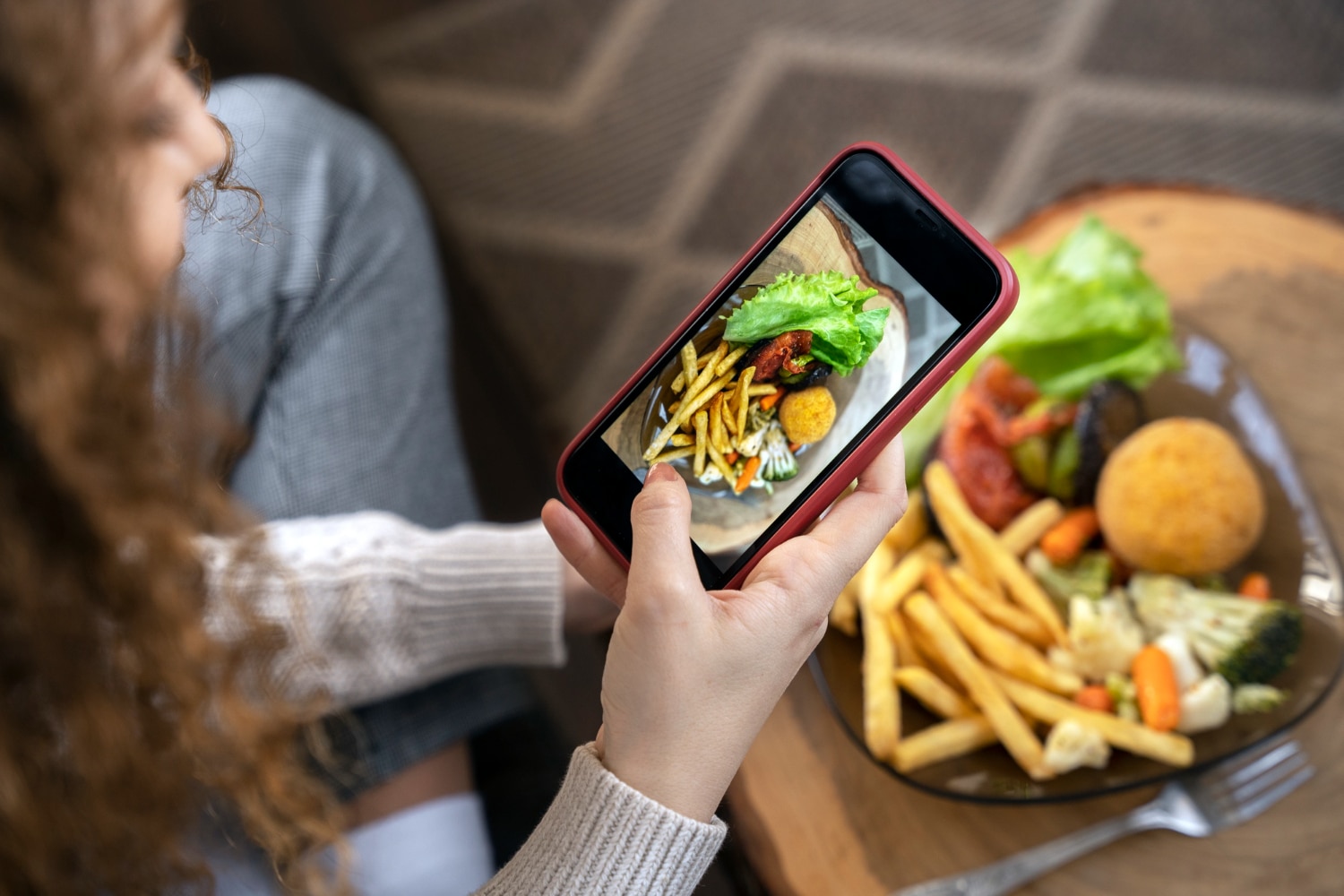 Burger snacks on delivery app in Canada